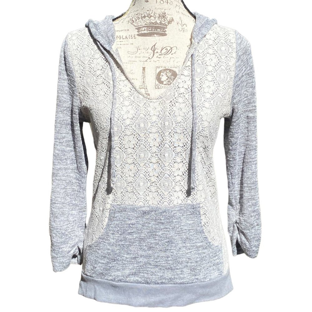 ♛4/$20♛ Chance or Fate GORGEOUS 3/4 Sleeve Sweater Top Gray Cream Crochet Lace M